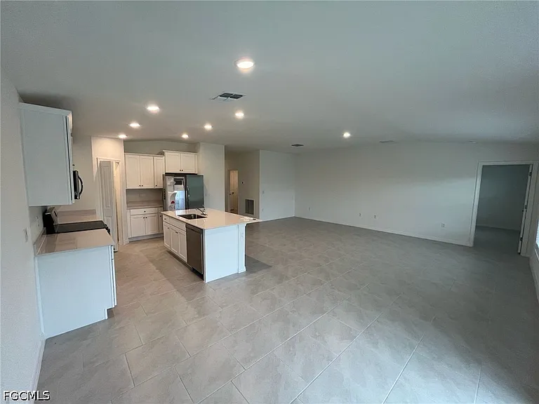 3924 NE 17th Ave — Photo 17