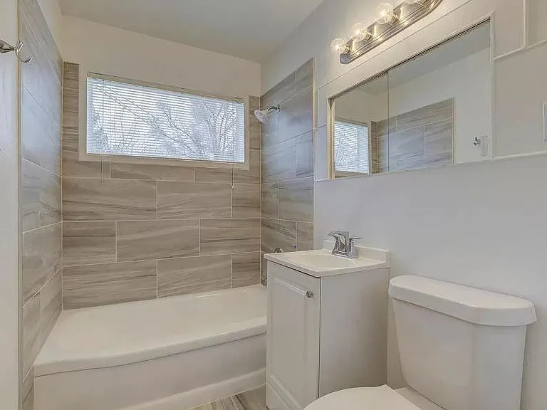 1170 S Holly St — Photo 11