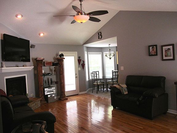 3rd image of 3034 NW Pinex Ln