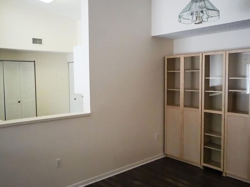 Formal dinning room