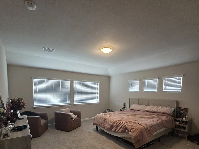 1105 Goldenrod Dr — Photo 8