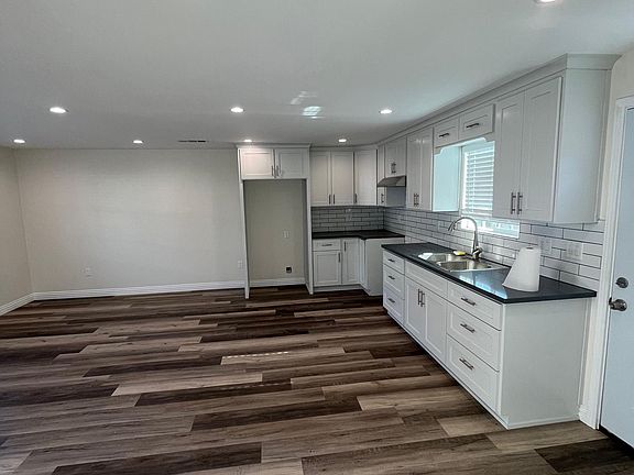 3rd image of 5511 Canehill Ave