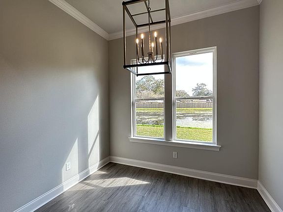 5th image of 214 Sweetbay Ct