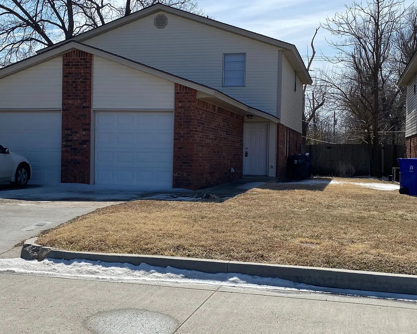 1018 E Main St - 1 — Photo 1