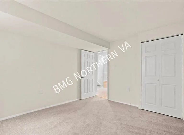 8461 Yellow Leaf Ct — Photo 18