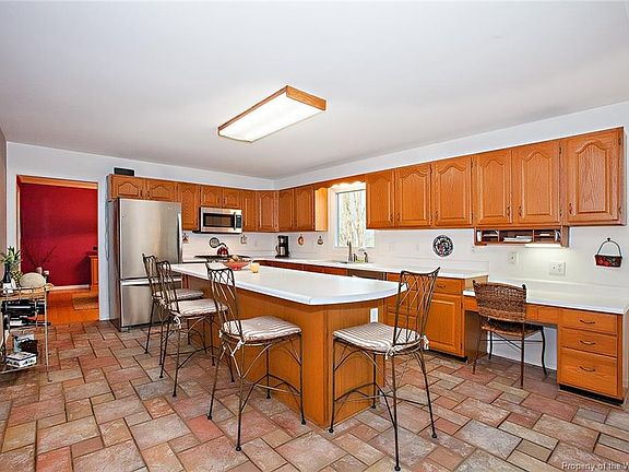 3rd image of 321 Royal Grant Dr