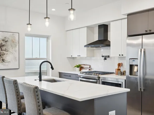 3606 Golfview Ln, Philadelphia, PA 19114