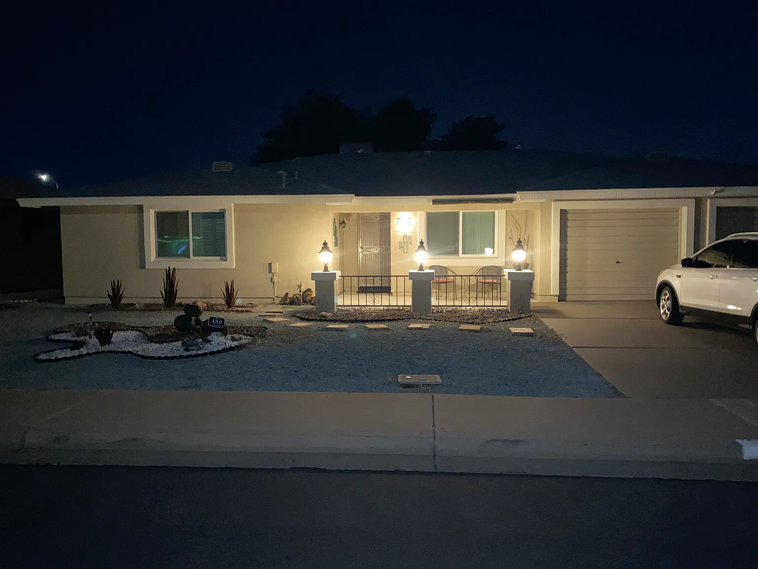 S Reseda, Mesa — Photo 2