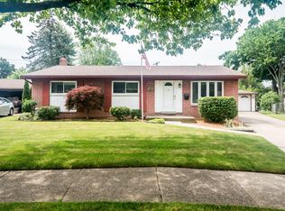 36067 Rolf St, Westland, MI 48186