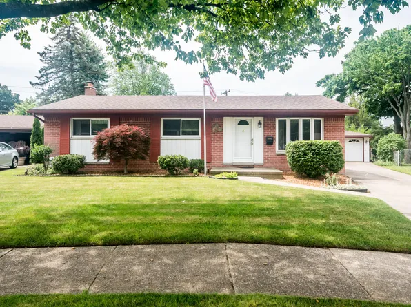 36067 Rolf St, Westland, MI 48186