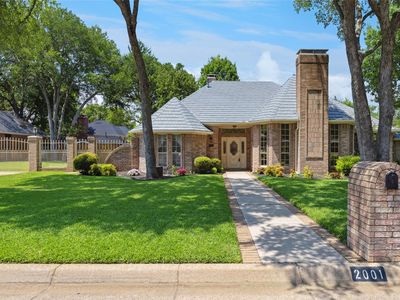2001 Thames Dr, Arlington, TX, 76017