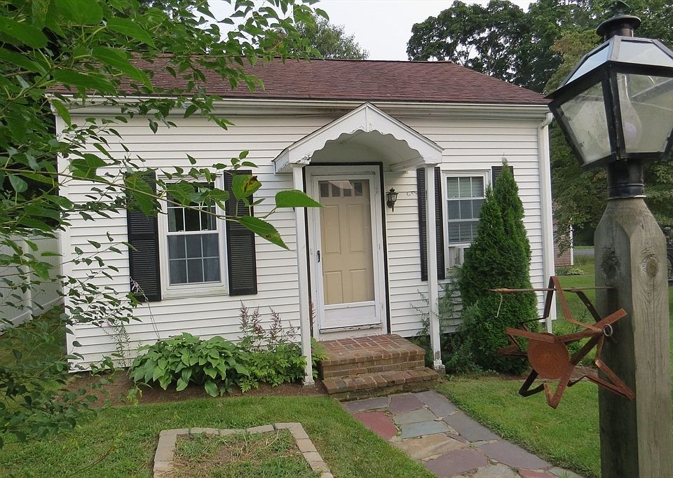 1st image of 25 Saint James Ave