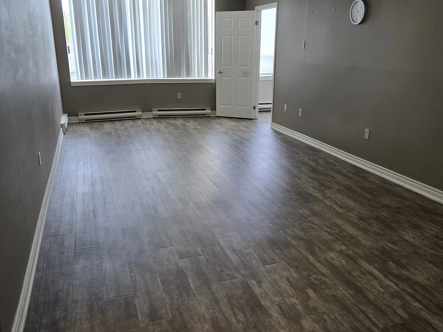 2 bed, 1300 sqft, $2,150 — Photo 2