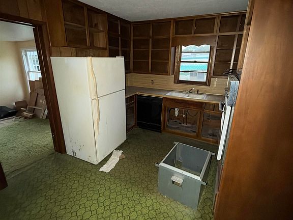 3rd image of 313 Del Rio Dr