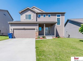 16412 Cary St, Omaha, NE 68136