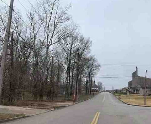 Exterior Neighborhood (street photo)