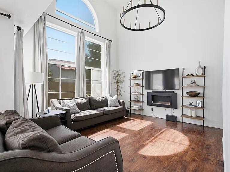 1195 W Salmon Ct — Photo 8