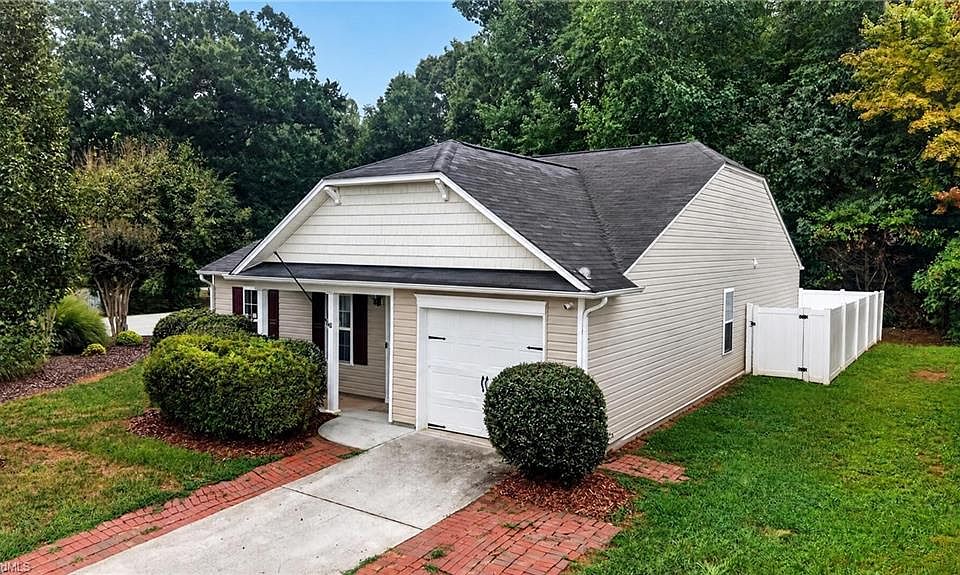 1st image of 3034 Desmond Woods Dr