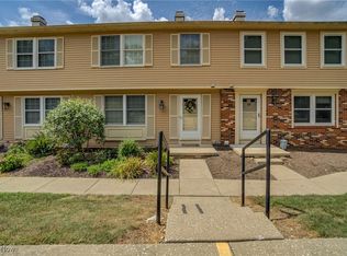 51 Quaker Ridge Dr, Akron, OH 44313