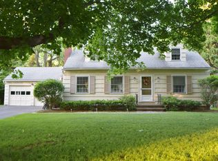 20 Meadow Dr, Webster, NY 14580
