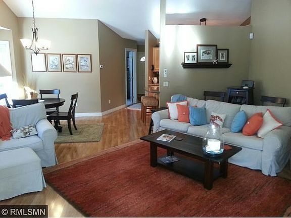 3rd image of 2509 Woodridge Ln