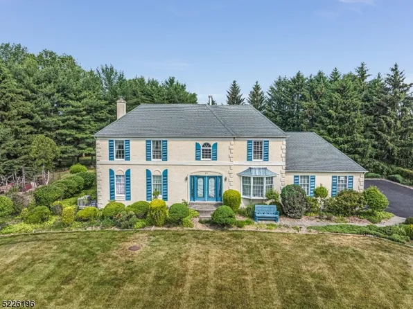 10 Dehoff Dr, Raritan Twp., NJ 08822