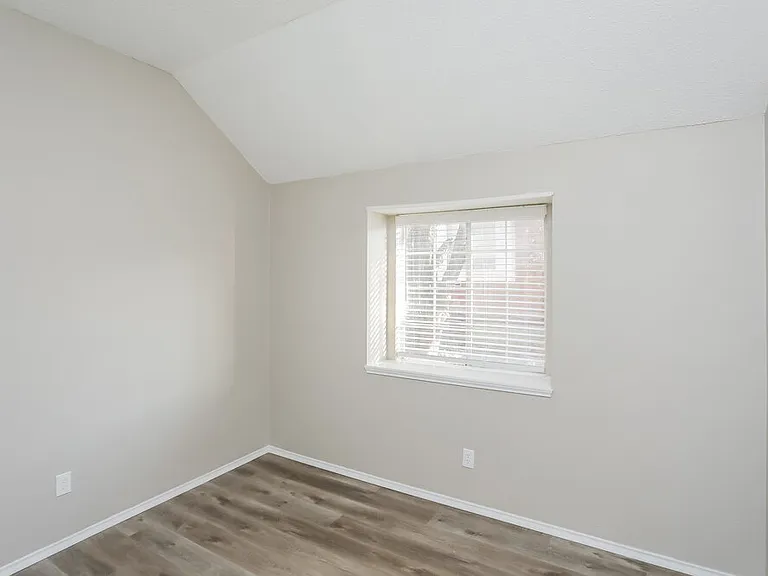 708 Brees Dr — Photo 13