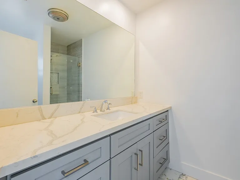 4321 Clear Valley Dr — Photo 33