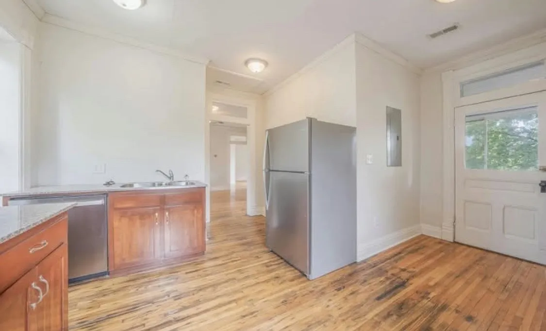 1 bed, 700 sqft, $850 — Photo 3