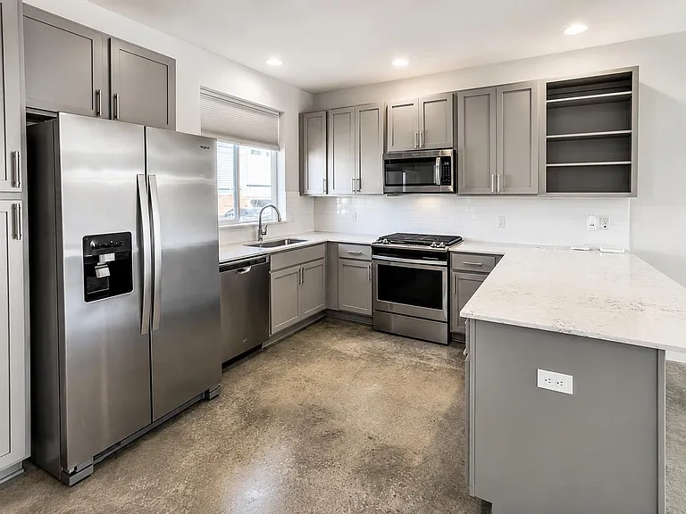 801 N Bluff Dr #40 — Photo 6