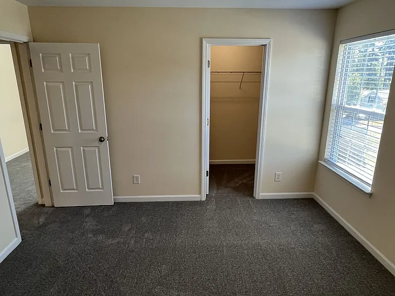 242 Summit Park Ct — Photo 24