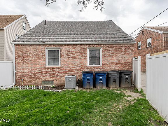 5th image of 3517 Douglas Rd