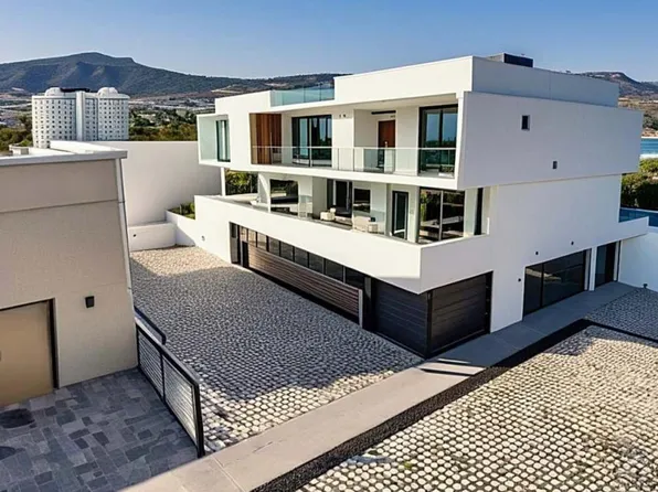 300 Orange Ave, Seaside, CA 93955