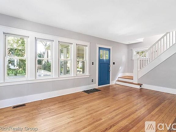3rd image of 506 Gardenia Ave