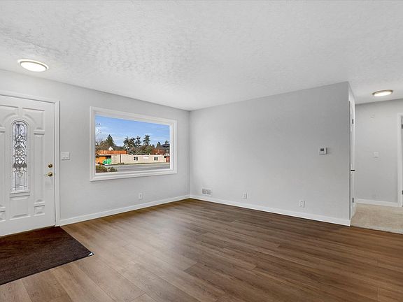 3rd image of 13004 E Mission Ave
