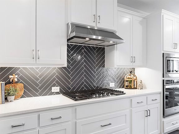 5th image of 9605 Sunset Ln