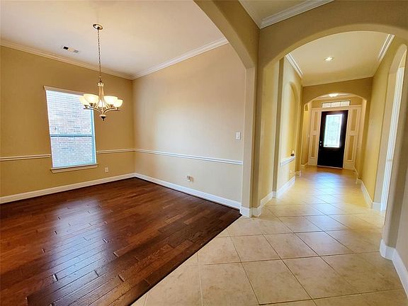 2nd image of 6511 Monrovia Ln