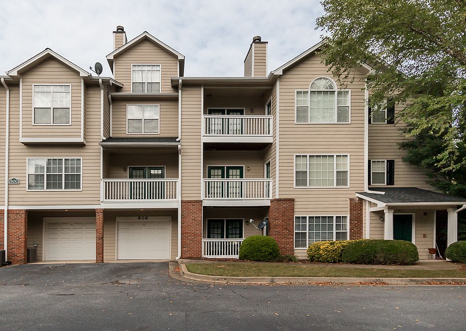 1st image of 806 Vinings Forest Ln SE