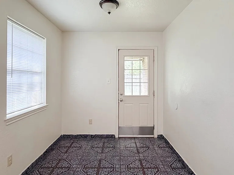1202 Spell Ave — Photo 13