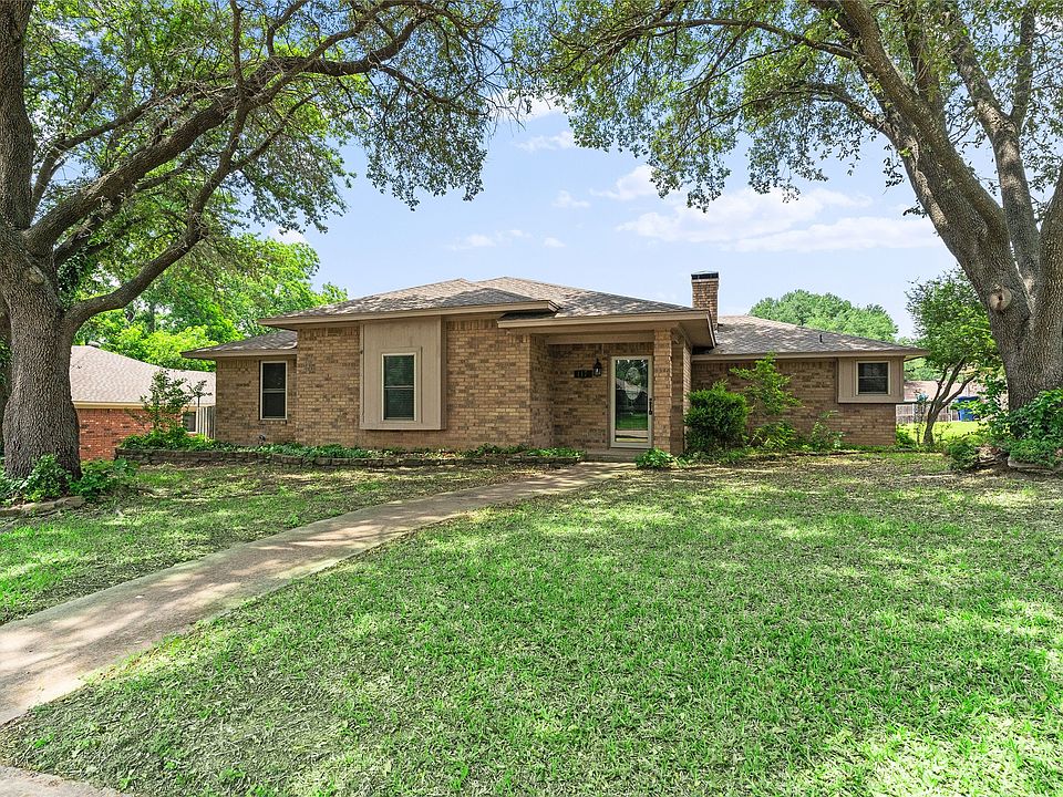 1st image of 117 La Fawn Cir