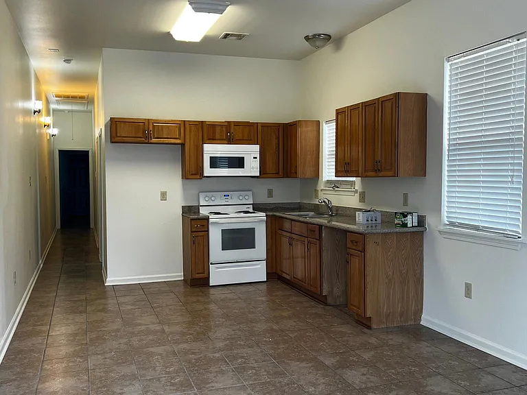 2654 N Galvez St — Photo 3