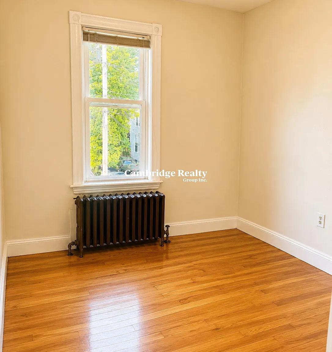 4 bed, 2.0 bath, 1800 sqft, $4,800 — Photo 3