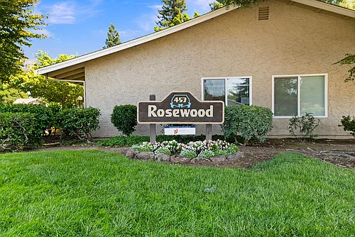 Rosewood Apartments Photo 1