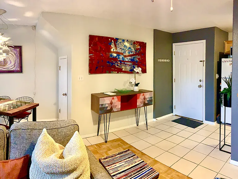 1600 Hawthorne St #B — Photo 8