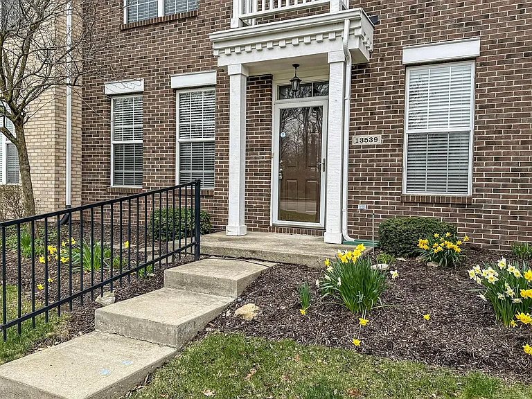 13539 Erlen Dr — Photo 2