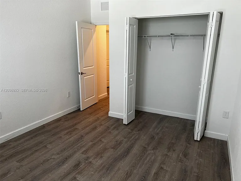 1120 SE 26th Ter #1120 — Photo 34