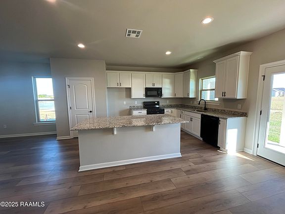 4th image of 202 Braddish Ct