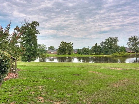 3rd image of 3013 Parkridge Dr