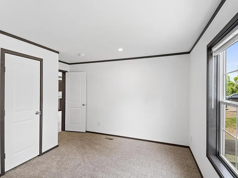 215 N McKay Ave — Photo 17