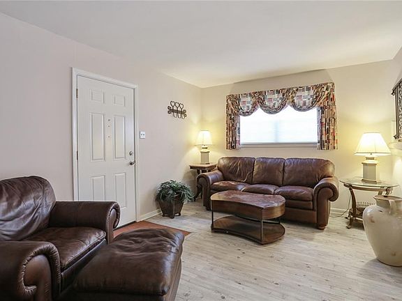 4th image of 3016 8th St #3016